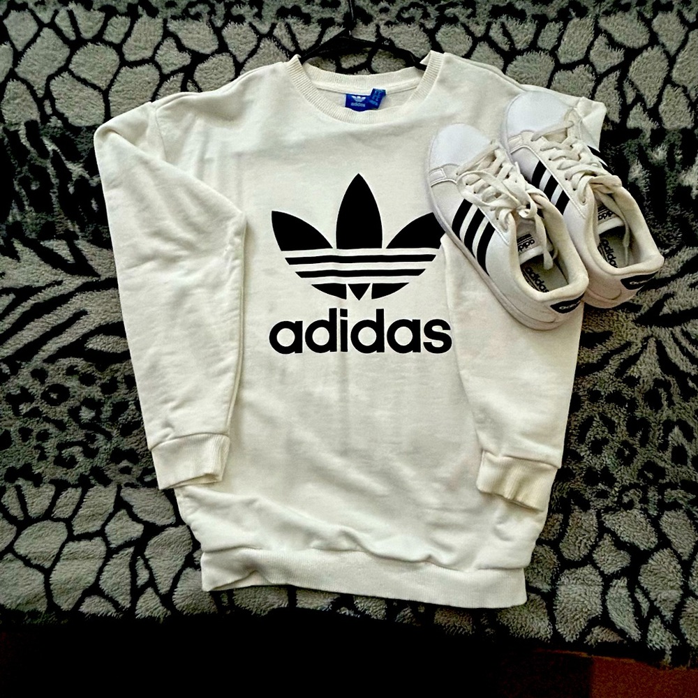 White Adidas sweater with White Adidas shoes 🖤🤍🔥😍